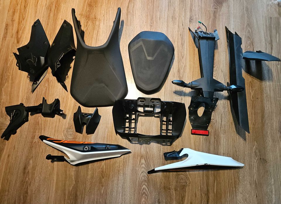 Ktm Duke 125/390 / licznik / lagi / amortyzator / części