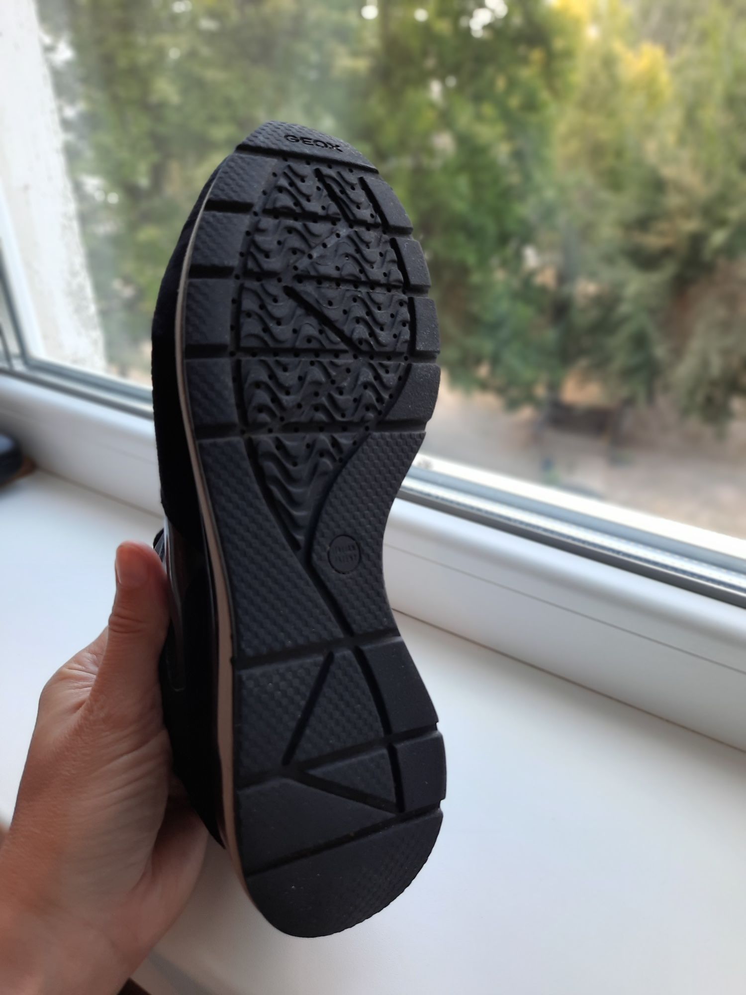 Geox 37 розмір 24см