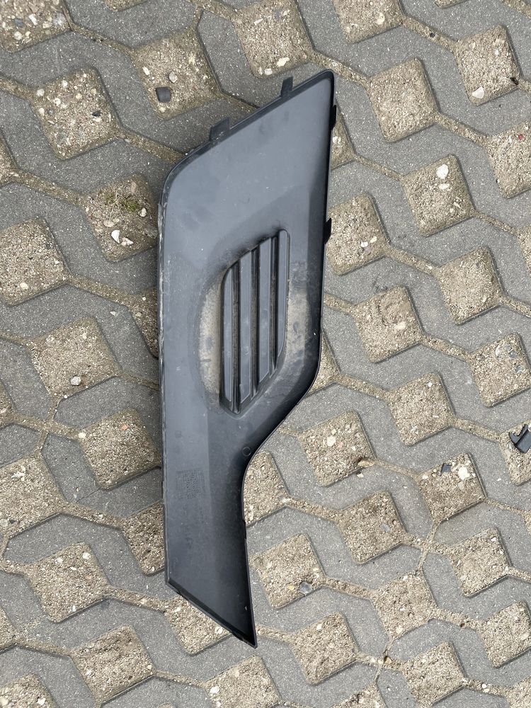 Transit Custom kratka zderzaka lewy przód 2017