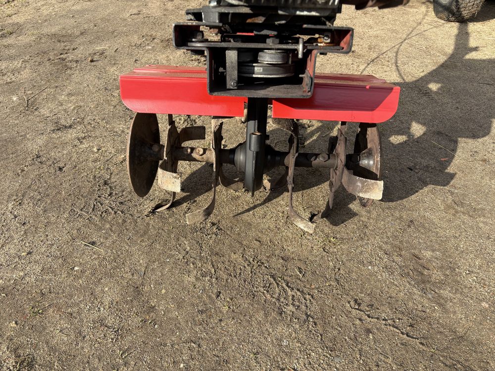 Glebogryzarka z reversem silnik B&S 5hp.