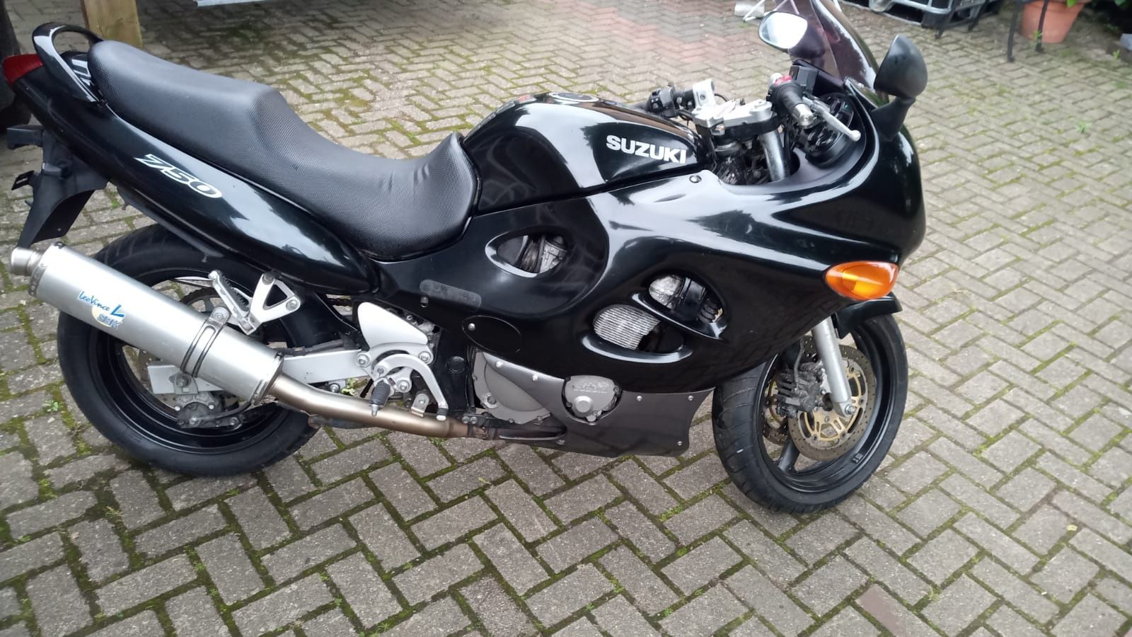 Motor Suzuki 750