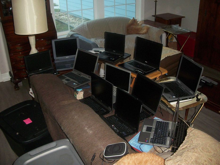 Damaged Laptops64283912762497121