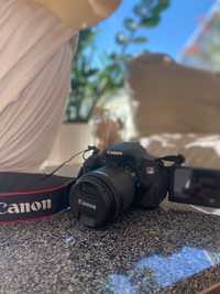 Canon 700D como nova (corpo, lente, capa e alça incluídos)