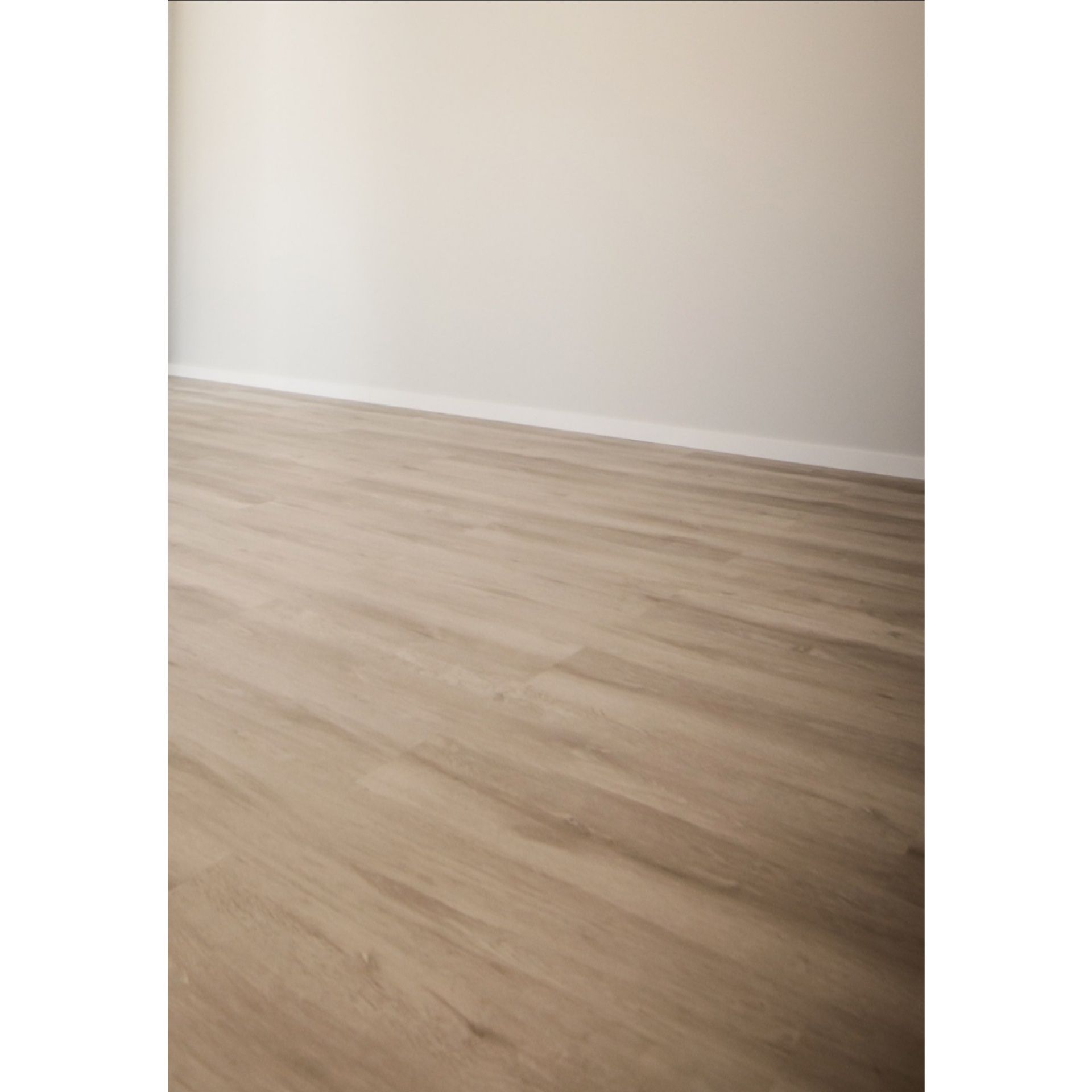 Aplicação de flutuante e venda de Pav.Royal acqua floor
