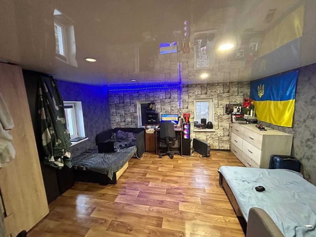 Продаж будинку в місті