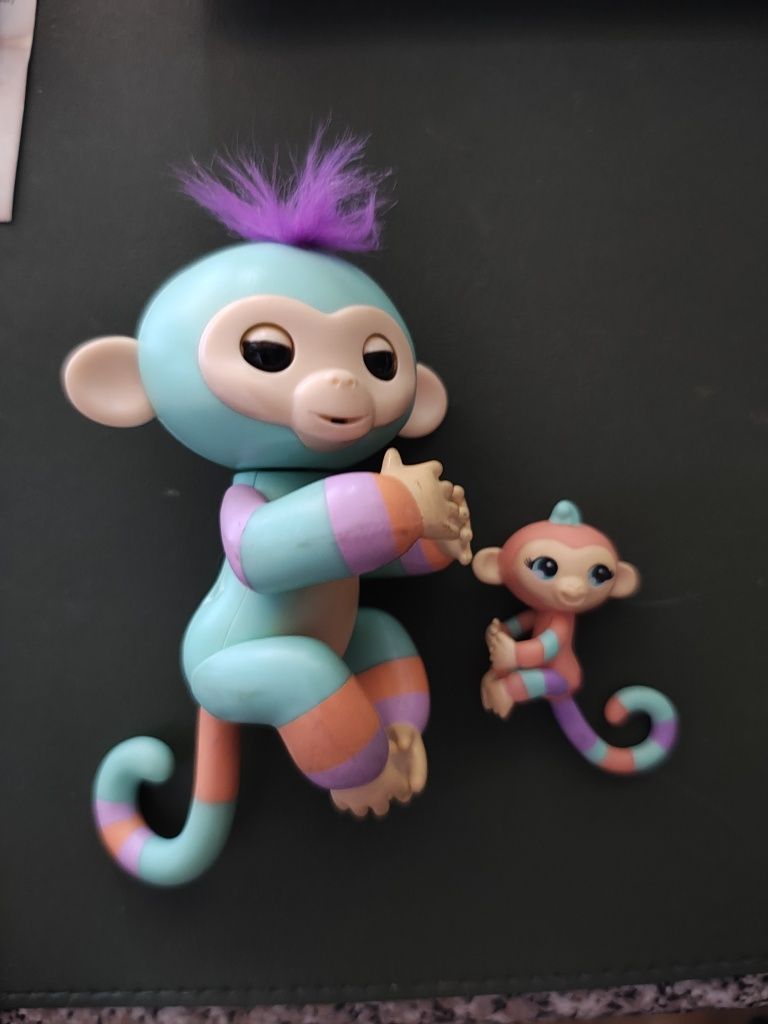 Іграшка мавпа з дитиною, Wowwee fingerlings