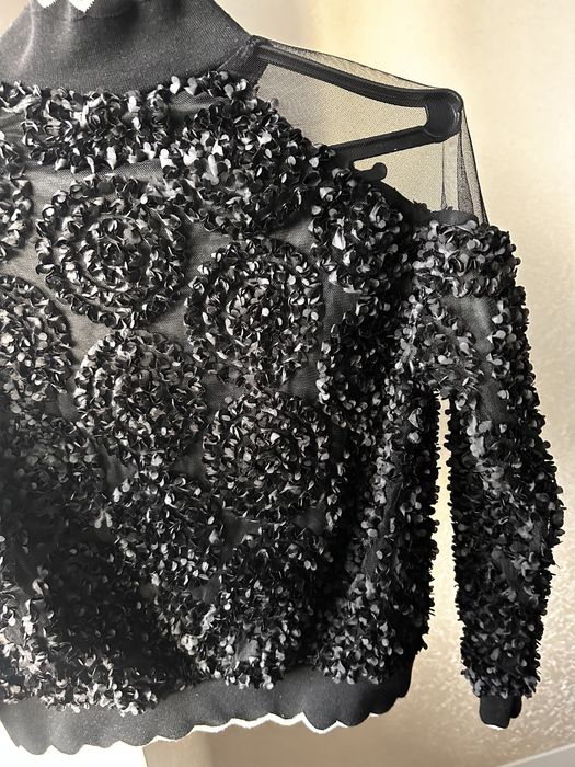 Кофта з 3d квітами