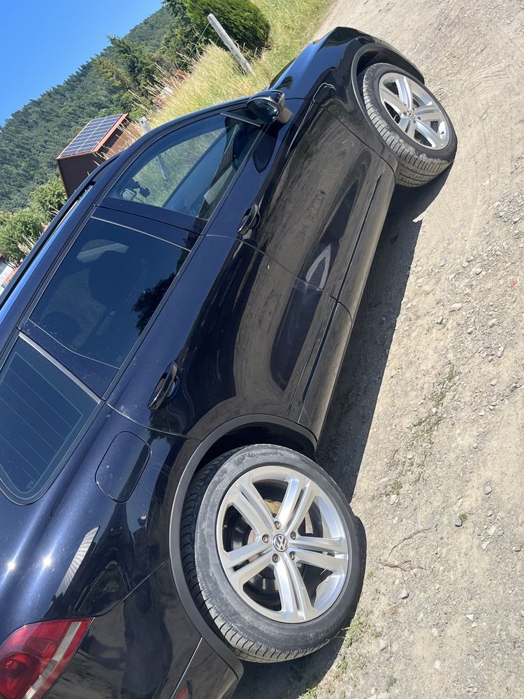 Piekny Touareg 7p