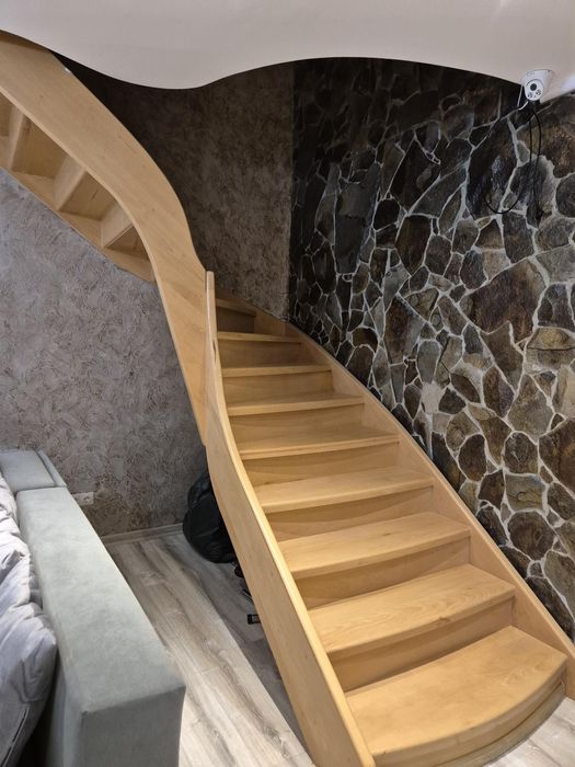 Автономний будинок для великої сім'ї в тихому місці++бізнес