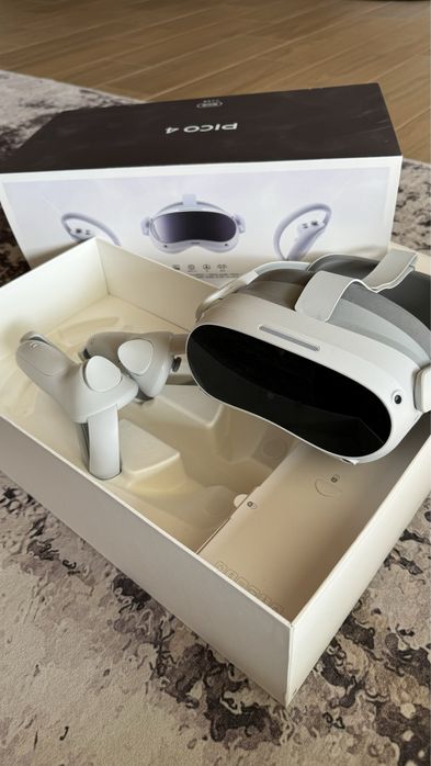 Pico 4 VR Окуляри віртуальної реальності