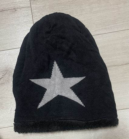 Ciepła gruba czarna czapka z futerkiem z gwiazdą zimowa