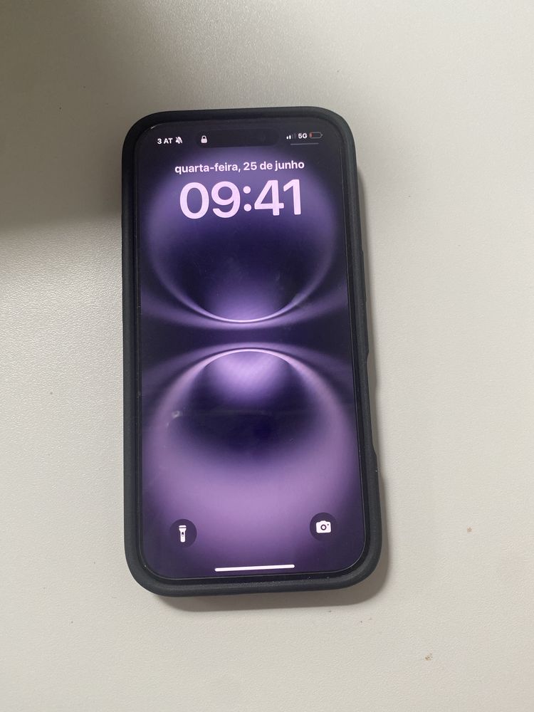 Iphone 16 novo com caixa e carregador