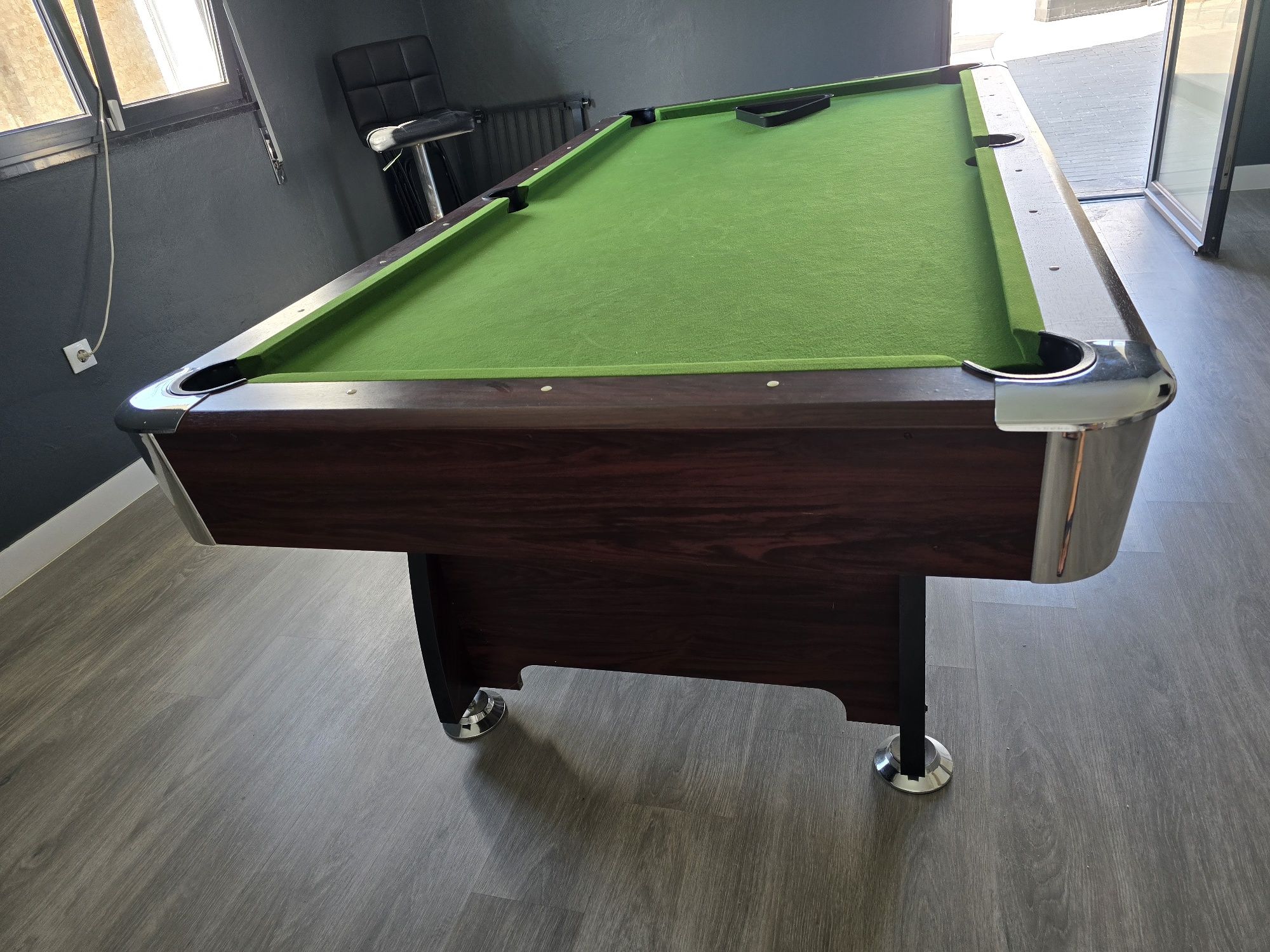 Mesa snooker 2.45m x 1.33m