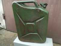 Stary kanister metalowy 20 litr.