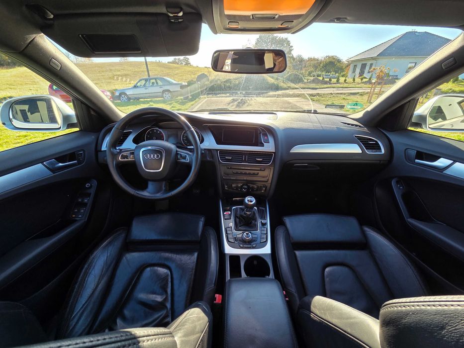 Audi A4 B8 Kombi S-LINE 2,0 TFSI Manual SKÓRA Zarejestrowany