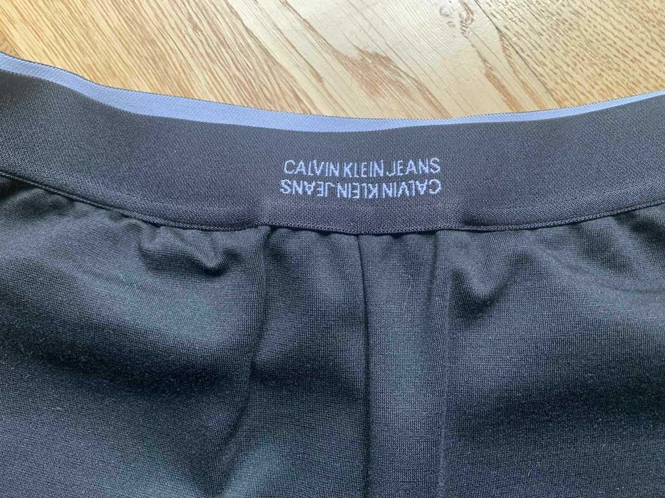 Spodenki Calvin Klein Jeans – czarne, eleganckie rozm. XS NOWE
