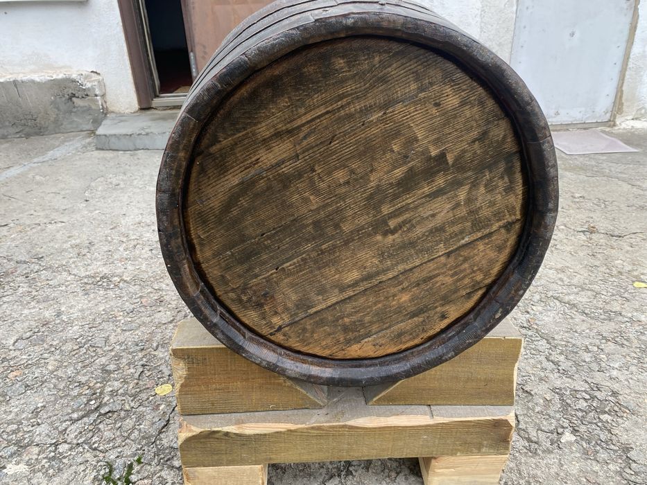 Дубова бочка для вина 170л.