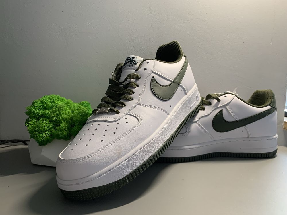 Чоловічікросівки Nike air force зелені 42 розмір