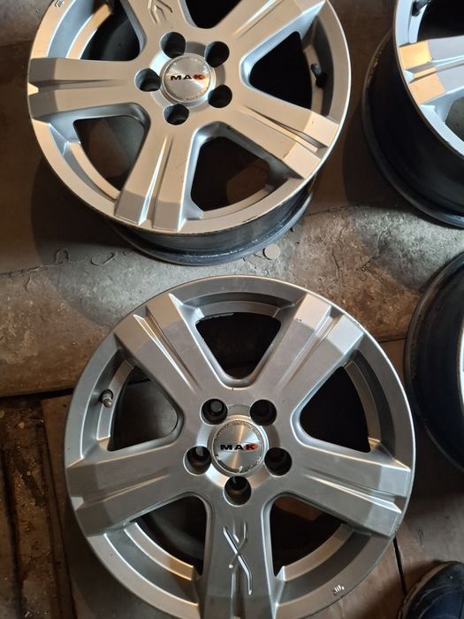 Четире легкосплавних диска на 15 МАК на Шкода Октавию.кода