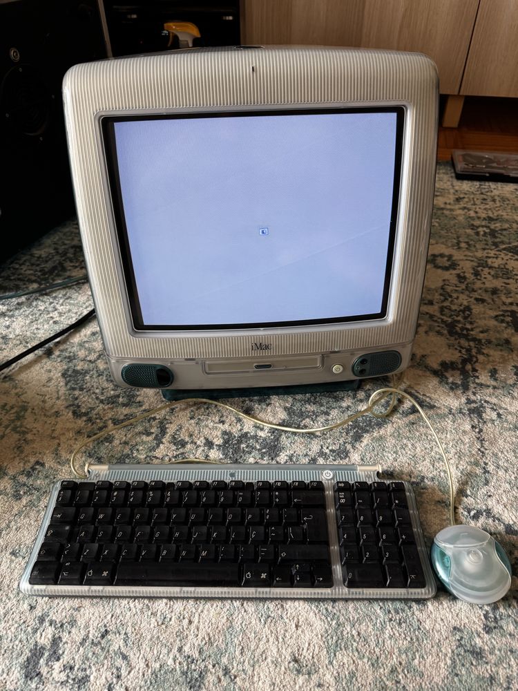 Apple Imac G3 com teclado e rato