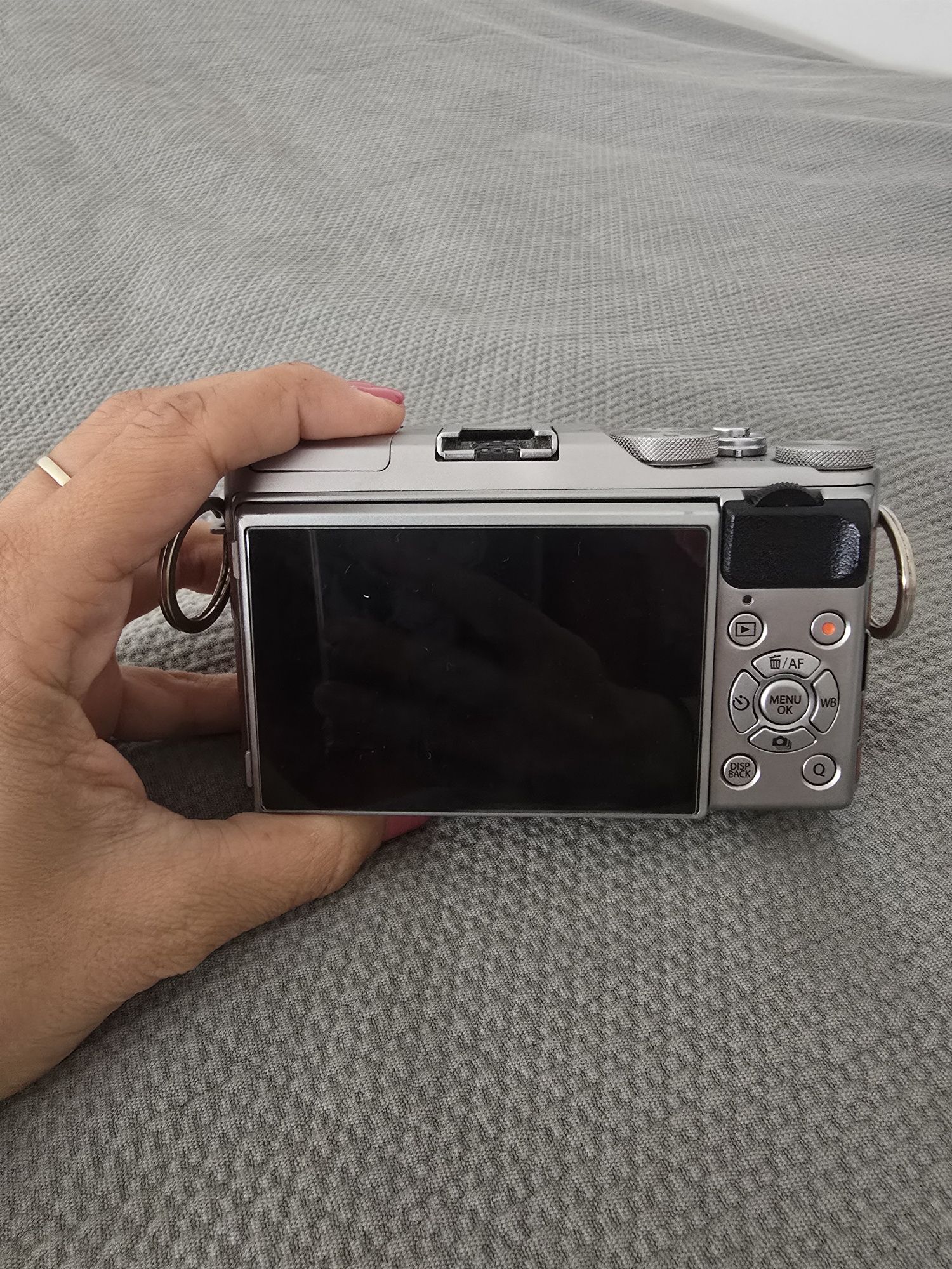 Fujifilm X-A5 + 2 Lentes (XC 15-45mm + XC 50-230mm)