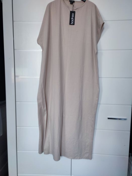 Nowa sukienka Beżowa rozmiar 46 Boohoo