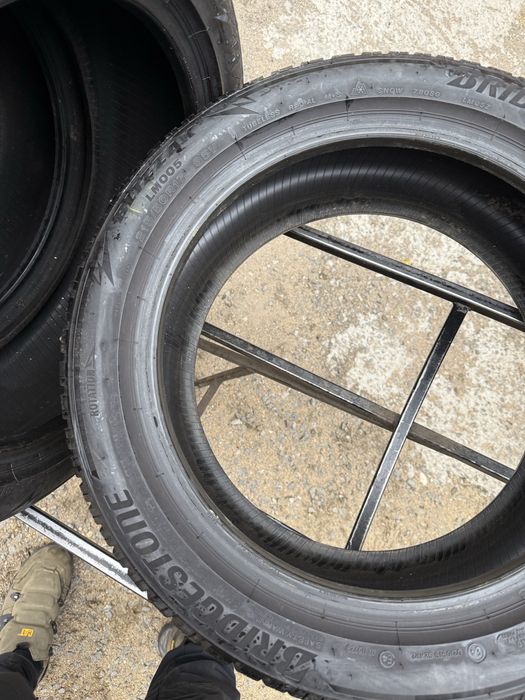 Шины БУ 215 50 R 17 Bridgestone Blizzak Lm005 резина зима