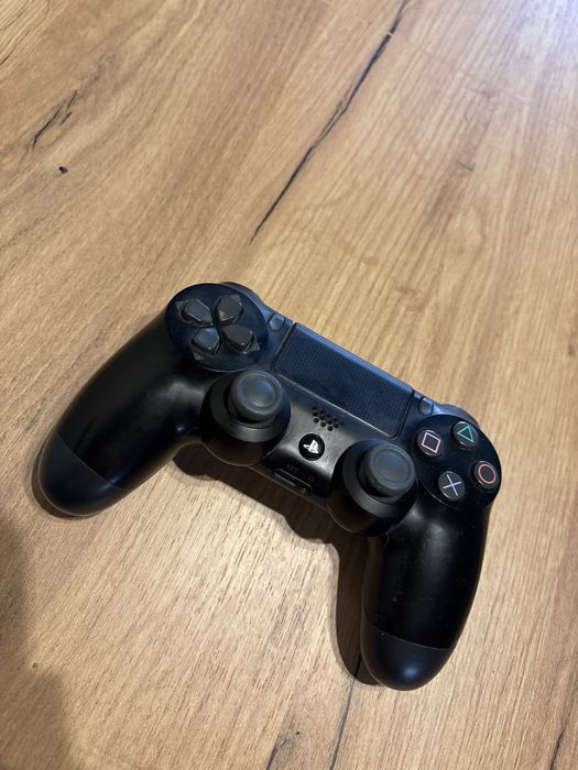 Playstation 4 Pro 1TB i sluchawki ps4 500 milion limited edution gold