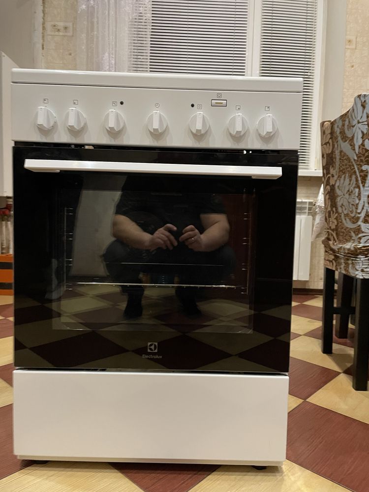 Продам плиту электрическую, в отличном состоянии!!!