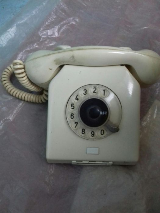 Телефон дисковый старый