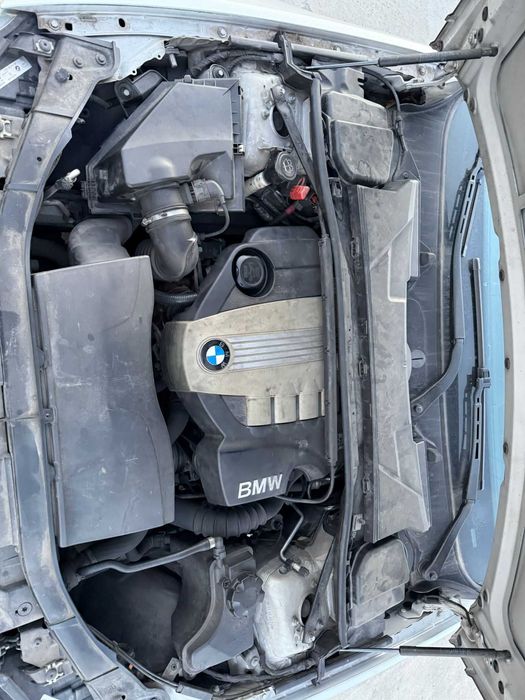 Zderzak przód bmw e90/91  kod lakieru 354/7   do malowania