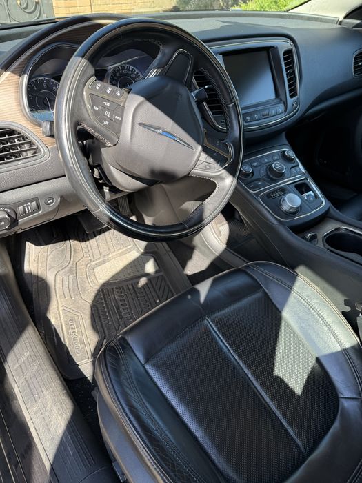 Автомобиль Крайслер 200 C 2015 р
