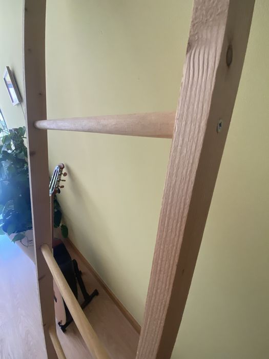 Porta roupa em escada