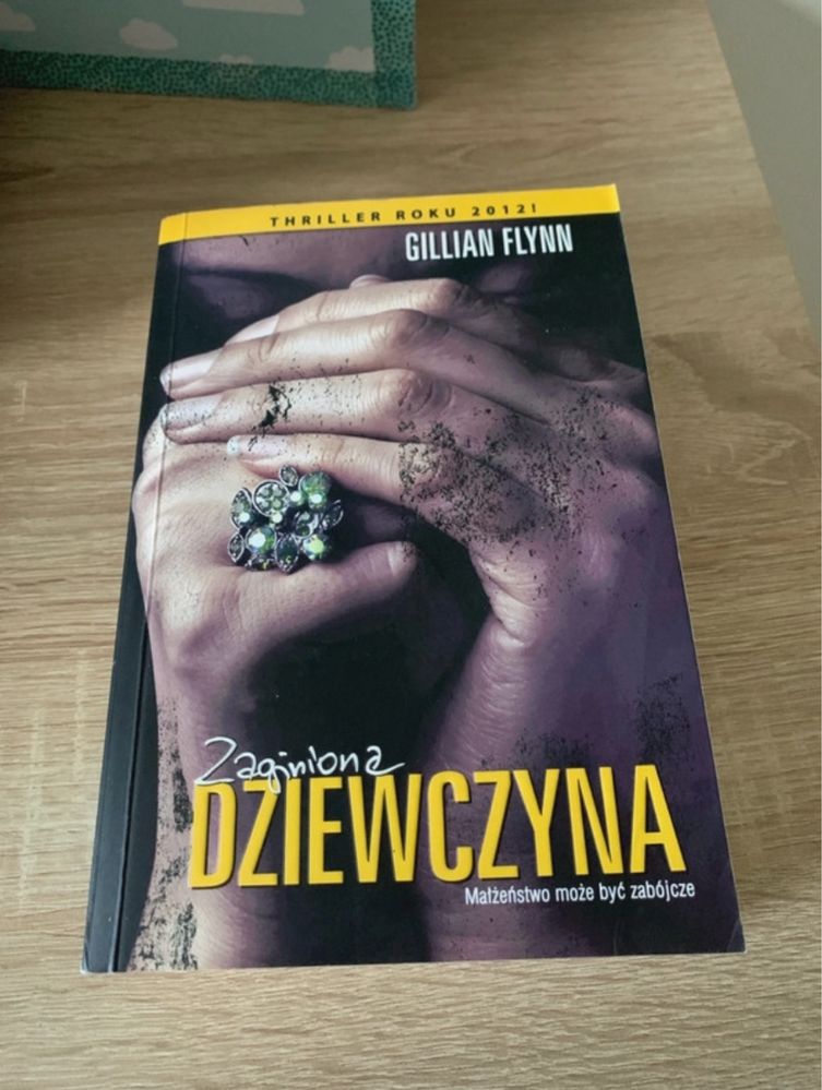 Gillian Flynn - Zaginiona dziewczyna