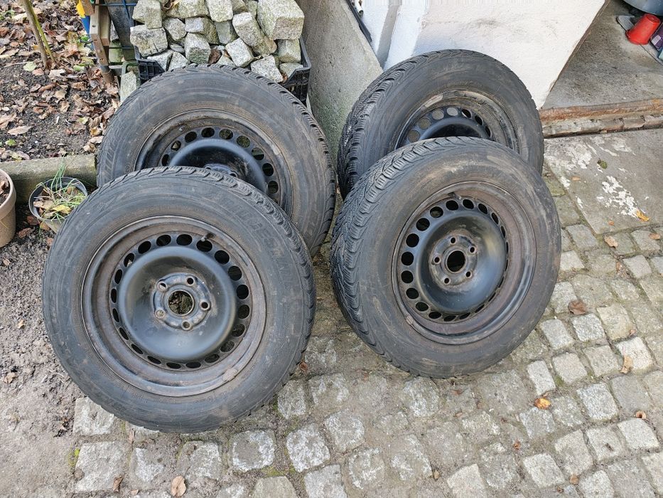 Kola stalowe z oponami zimowymi 195/65r15 Bridgestone