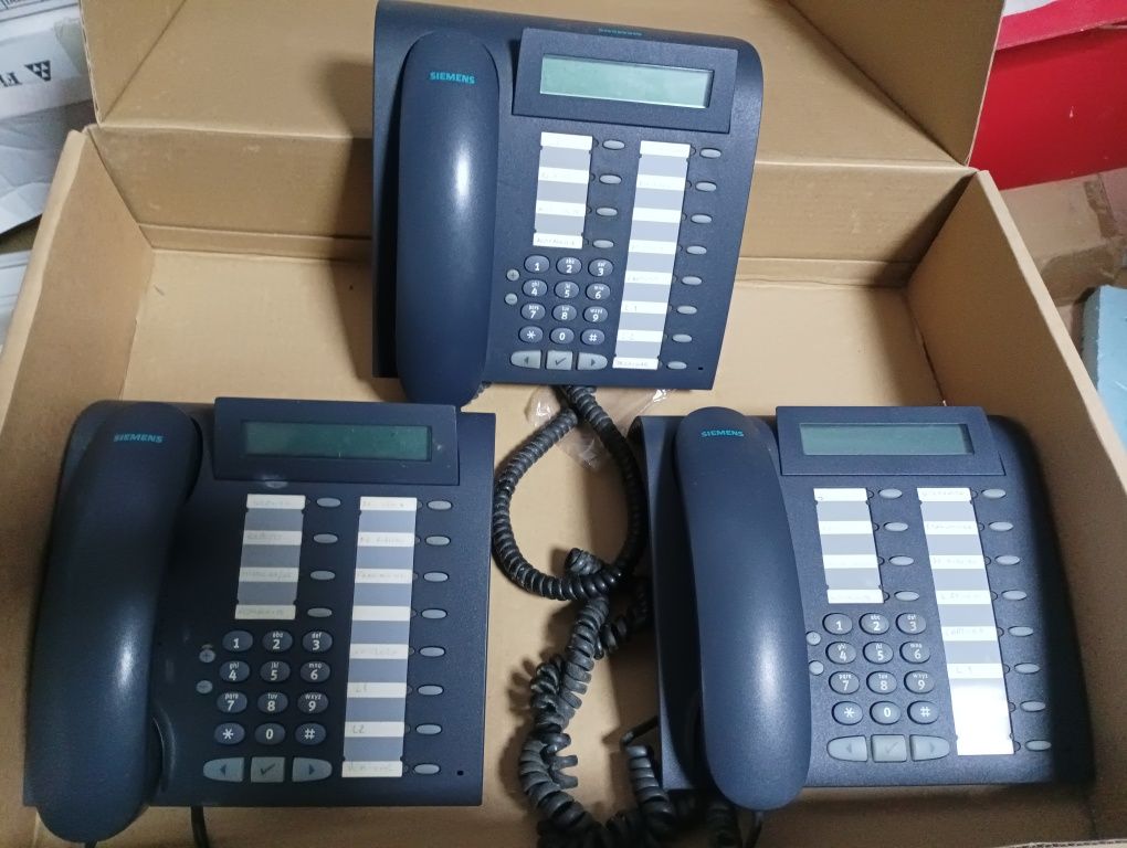 3 Telefones RDIS marca Siemens