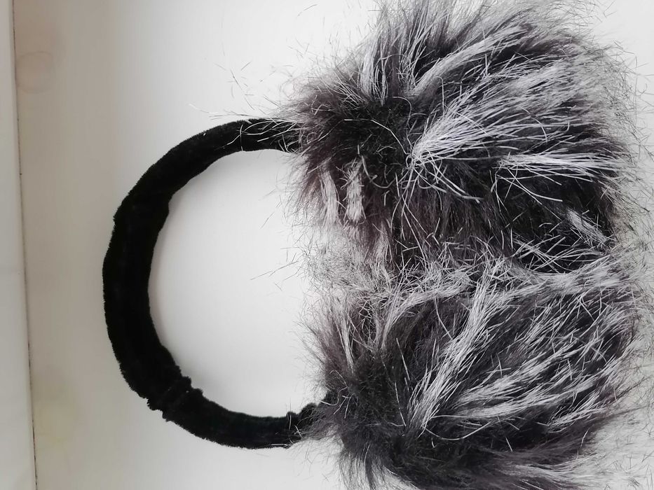 Продам зимові навушники для дівчинки