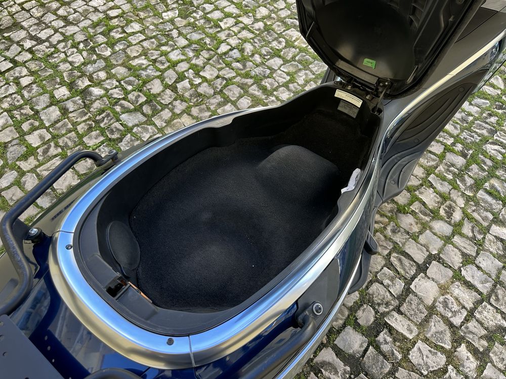 Maxiscooter Piaggio X10  125cc excelente estado