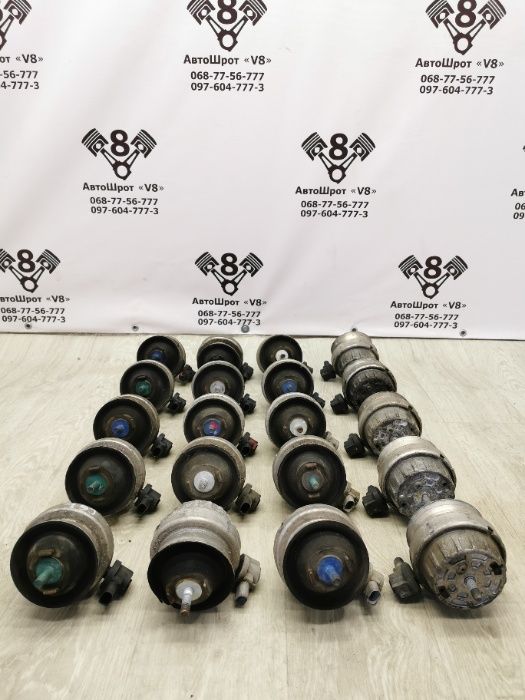 Подушка двигуна мотора опора Audi a6 c6 ауді а6 с6