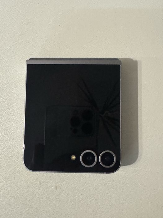 Продам Samsung flip 6