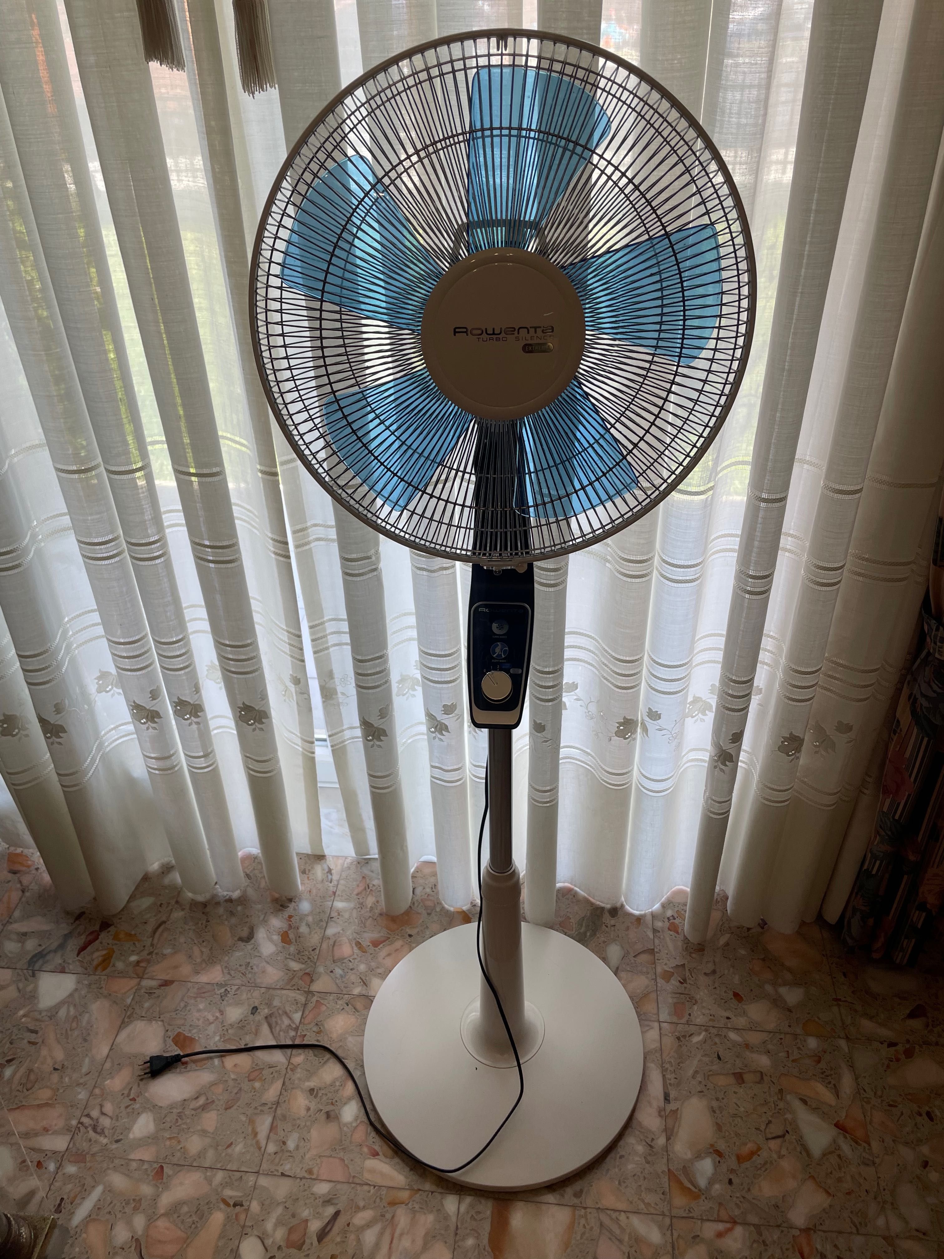 Ventoinha de Pé Rowenta Turbo Silence Extreme VU5640