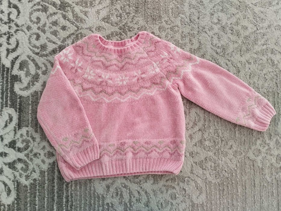 Ciepły sweterek dla dziewczynki r. 122