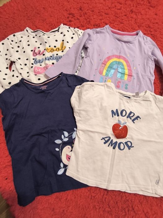 Пакет одягу для дівчинки 104см!