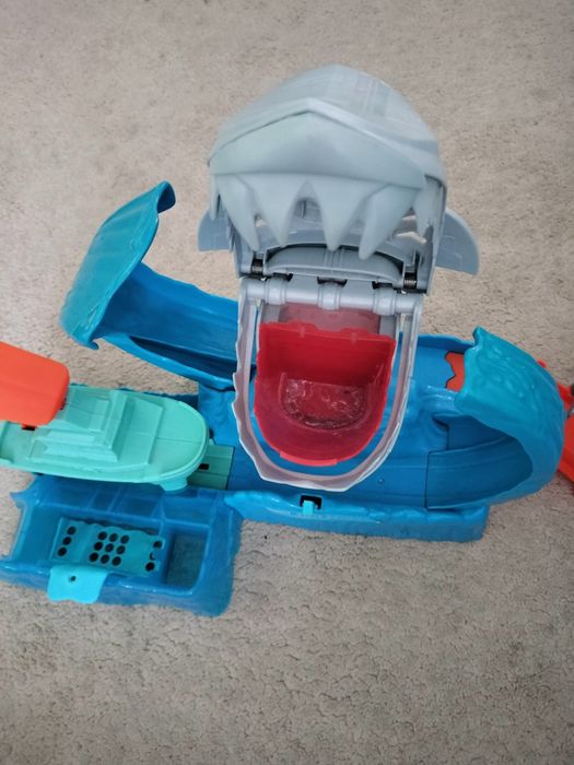 Hot Wheels City Robô Tubarão