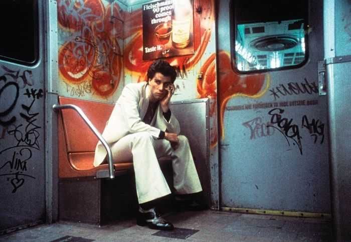 FEBRE DE SÁBADO À NOITE (John Travolta) / Os míticos Dancing days!