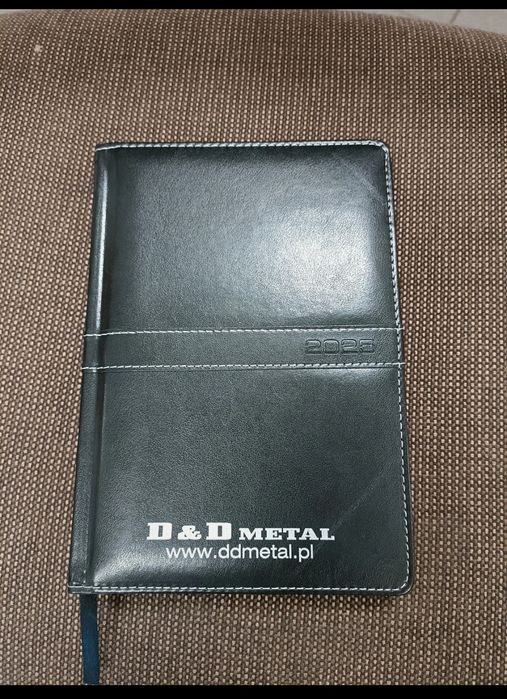 Kalendarz książkowy zeszytowy nowy 2025