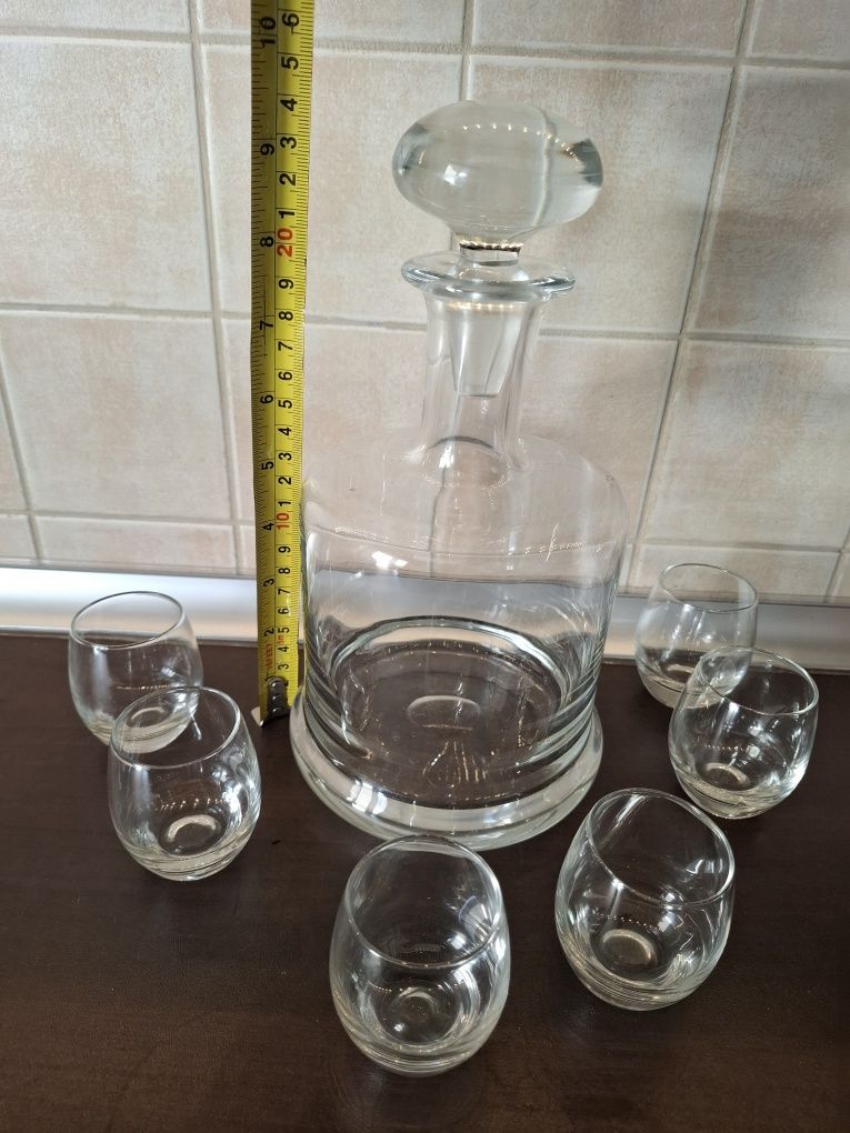 Karafka plus 6 kieliszkow