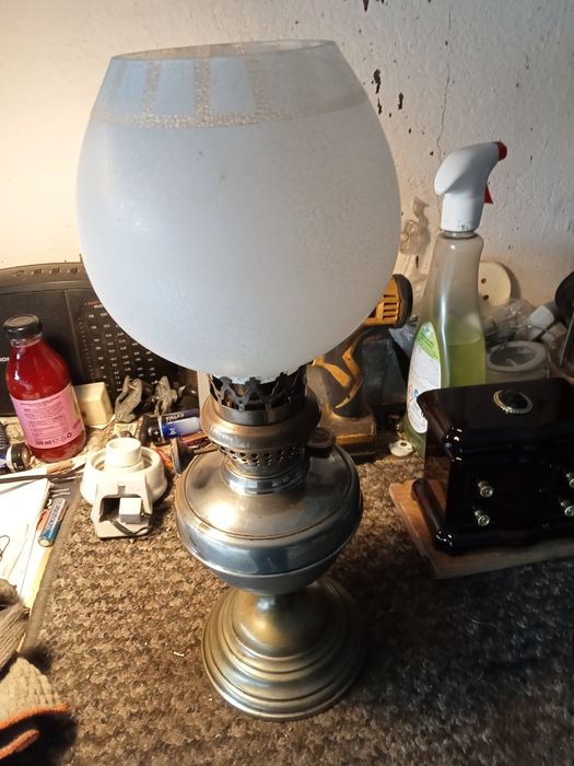 Mosiężna lampa naftowa