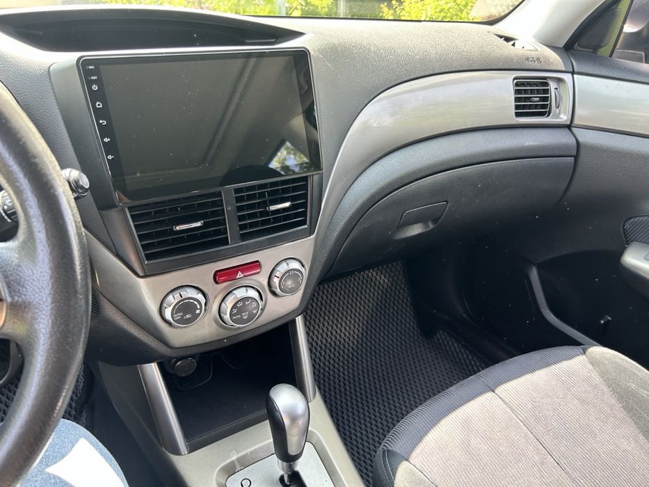 Автомобіль Subaru Forester 2008 p