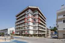 Apartamento T3+1 / Cozinha Equipada / Prédio com Elevador / Centro da